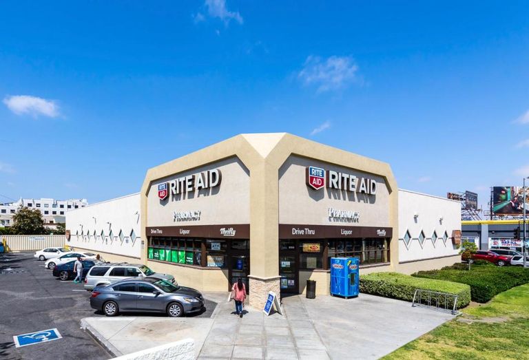 A Beverly Hills-based private investor has purchased a 12,573 SF retail property in Los Angeles from an undisclosed seller for $10M. 