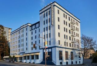 New Hotel Opens In Berkeley