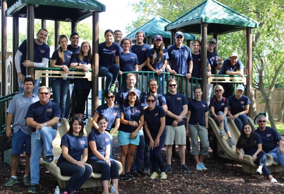Avison Young employees from the Houston office at Casa de Esperanza.