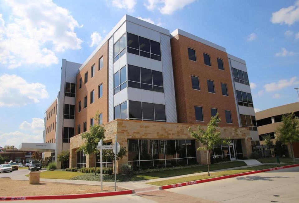 Stan Johnson Company completed the sale of the Midtown Medical Office Building, a 57k SF, multi-tenant medical office building at 900 Jerome St in Fort Worth to Roque Properties for $19M.Toby Scrivner, Jeff Matulis, Grant Wilkins and Colin Cornell of the Healthcare Net Lease Group of Stan Johnson Company repped the seller, Ridgeline Capital Partners. Stan Johnson Company also repped the buyer in the transaction.After a bidding war between an institutional buyer and a 1031 investor, the team achieved a sales cap rate that exceeded pricing expectations and beat the market by 75 to 100 bps.