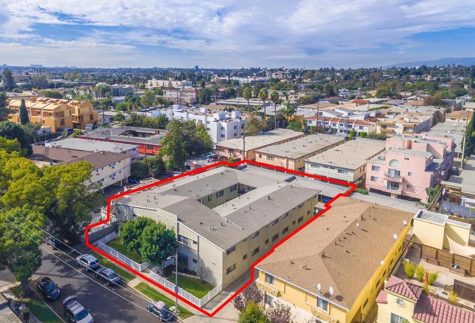 An undisclosed private investor has sold a 16-unit apartment in Los Angeles for $5.6M.