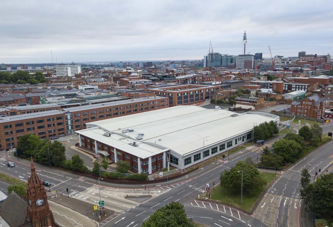 Galliard Homes and Apsley House Capital have completed a second site acquisition in Birmingham’s Jewellery Quarter. 

The joint venture partners have bought the long leasehold on a four-acre site on Summer Hill Road from British Airways Pension Fund. The freehold of the site has also been acquired.

The terms of the transaction are undisclosed. 

The site, bounded by Summer Hill Road, Powell Street, Camden Street and the A4540 Icknield Street, is currently home to a two storey 92,472 sq ft office development and a 206 space surface car park. 
