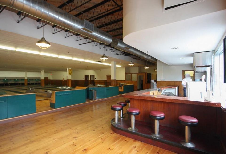 Shamrock Bowl Coxwell Colliers east end