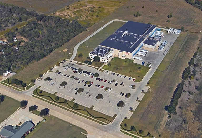 Colliers sold a 113k SF industrial building at 2370 West Warrior Trail in Grand Prairie for $20M. The tenant, Fresh Express/Chiquita Brands International purchased the site from Rose FP. Both buyer and seller were repped by Colliers VP Marc Bonilla. 
