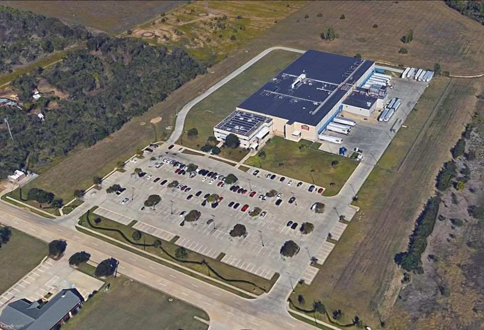 Colliers sold a 113k SF industrial building at 2370 West Warrior Trail in Grand Prairie for $20M. The tenant, Fresh Express/Chiquita Brands International purchased the site from Rose FP. Both buyer and seller were repped by Colliers VP Marc Bonilla.