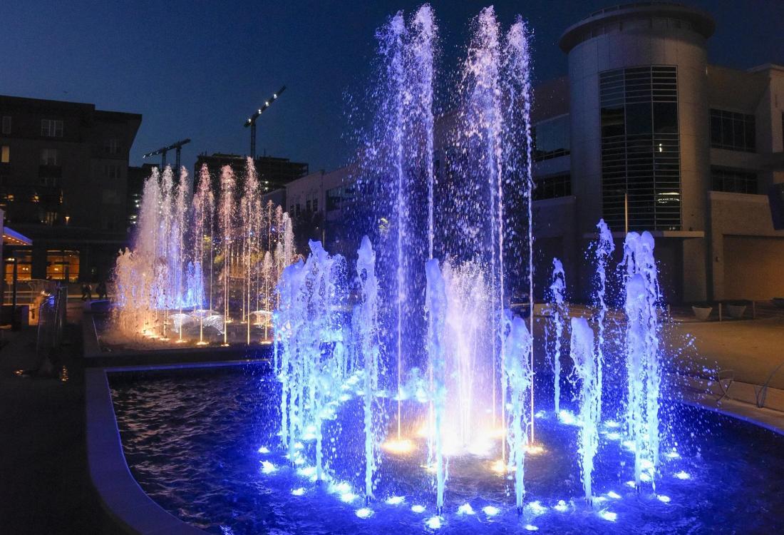 Plano’s $3B Legacy West is open for business. Design-build construction company Outside the Lines debuted a 4K SF water fountain as the centerpiece for the 415K SF mixed-used development. Legacy West is one of the largest mixed-use developments in North Texas with the only show fountain of its kind.