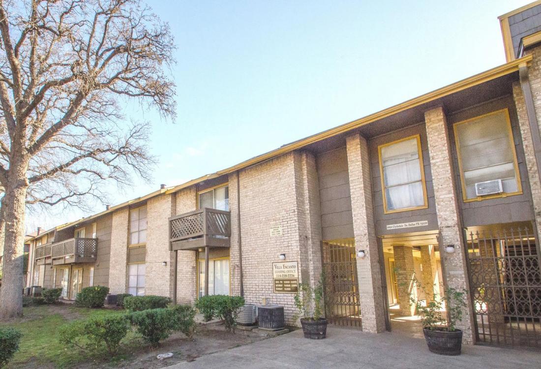 A Washington-state multifamily investor sold the 72-unit Villa Encanto Apartments at at 2850 Clydedale Dr. in northwest Dallas to a local buyer in an all-cash off-market transaction. National Apartment Advisors’ Sam Pettigrew represented the seller, OCF LLC, in a direct deal with Dallas Villa Encanto Apartments LLC.