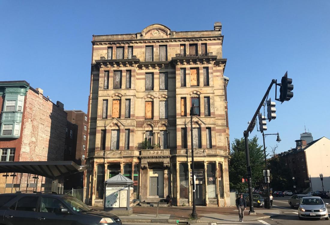 CVS Founder’s Son Could Be Alexandra Hotel’s New Owner