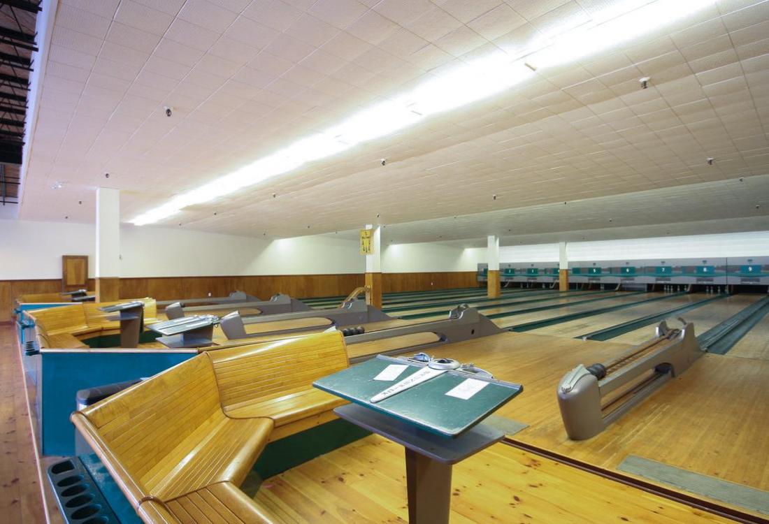 Shamrock Bowl Coxwell east end Colliers