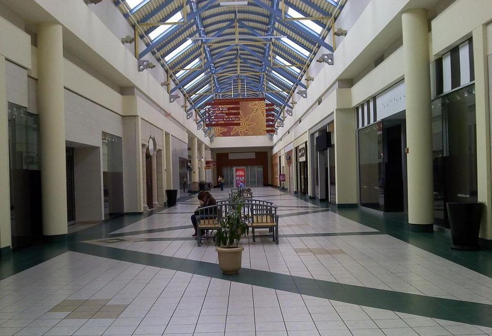 empty mall, dead mall