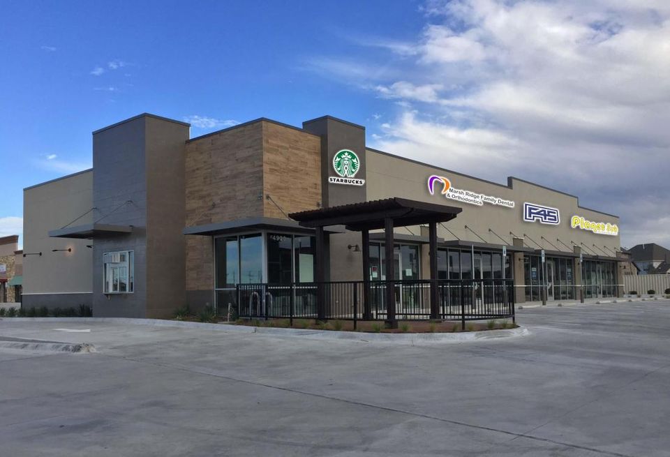 F45 Fitness signed a 2k SF least at Castle Hills Commons within the master-planned Castle Hills community. The 8k SF retail center sits adjacent to Super Target and Studio Movie Grill. Brett Gissler with Edge Realty Partners represented the tenant. Tim McNutt, Britton Lankford and Mason Bakken represented the landlord, Bright Realty.