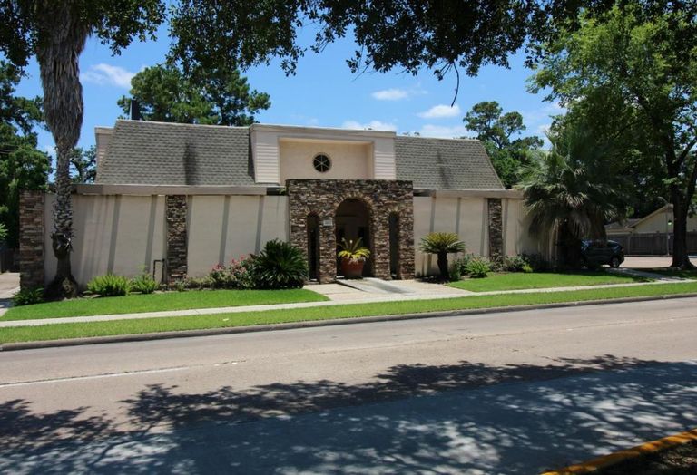 926 North Wilcrest Drive
