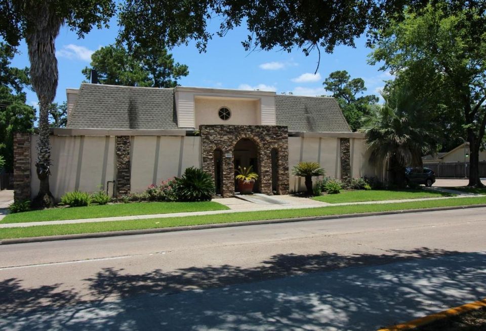 926 North Wilcrest Drive