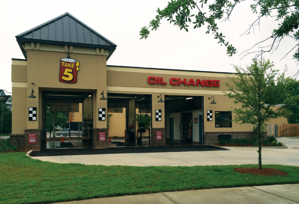 Take 5 Oil Change signed a ground lease on a .5-acre pad site located at 7817 Forest Lane near Medical City Hospital in Dallas. Clay represented the tenant in lease negotiations, while the landlord Alderi. was self-represented.