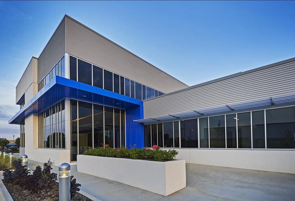 Alliance Architects completed the architectural design for 907 Security Row in Richardson. Alliance Architects’ team members included Chad Michel and Tegene Mariam. DPR Construction provided general construction and construction management services.