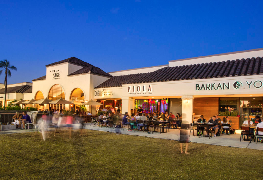 The Grocery-Anchored Shopping Plaza Still Rules, And Lululemon Wants In