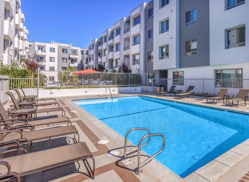Mid-rise community in Lake Balboa sells