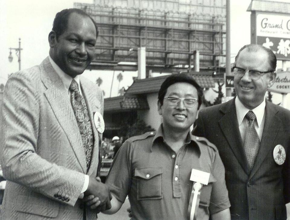 Koreatown founder Gene Kim (center) with LA Mayor Tom Bradley (left) as the Grand Marshal of the Korean Parade and LA County Supervisor James Hahn as the Honorary Grand Marshal in 1975.