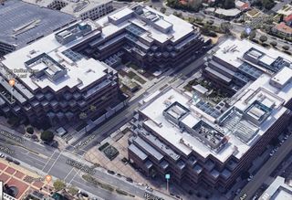 The Wilshire Courtyard in Miracle Mile Los Angeles