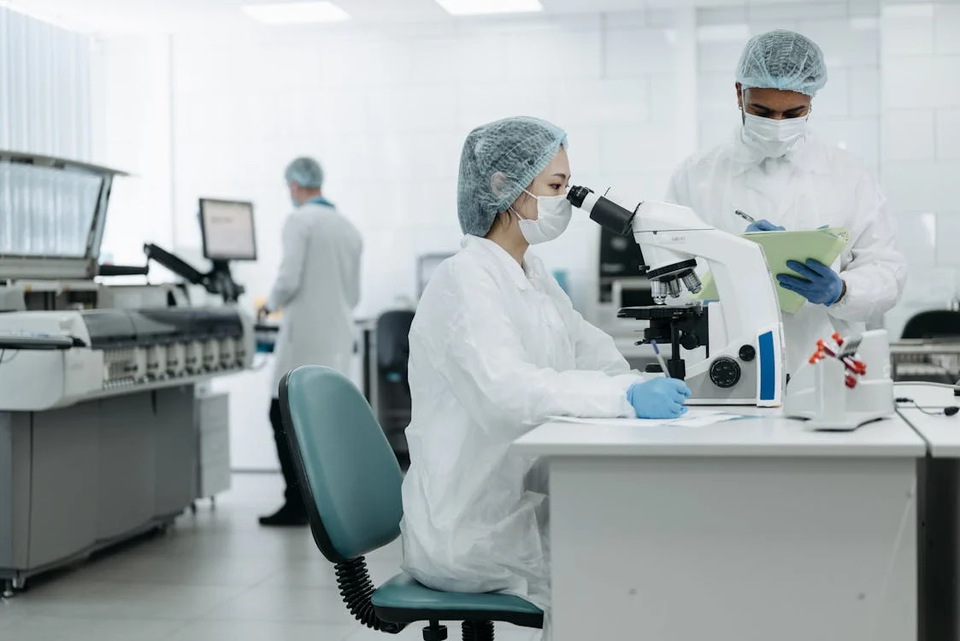Medical practitioners working at a laboratory