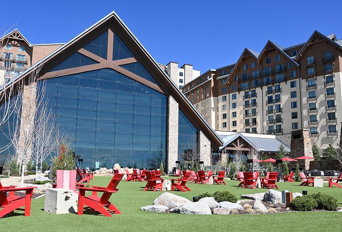 Gaylord Rockies Denver. Image Cswat/Wikimedia Commons