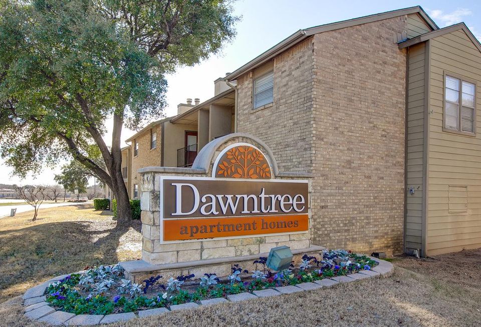 Dawntree Apartments in Carrollton