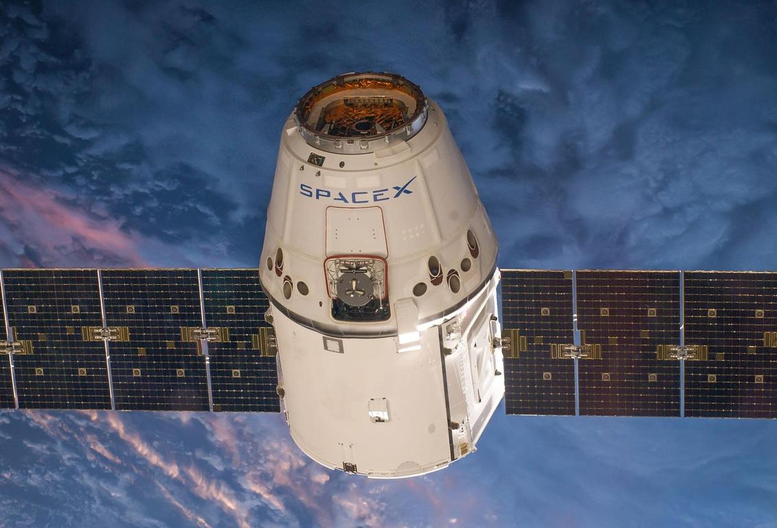 SpaceX, Blue Origin Heat Up Data Center Space Race