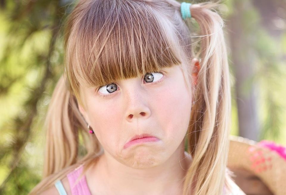 squint squinting child funny face