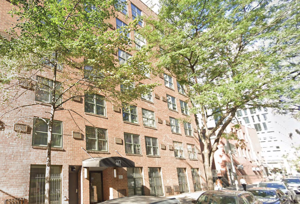 210-220 E. 22nd St., which Canvas Investment Partners acquired from PGIM Real Estate for $104.5M this week.
