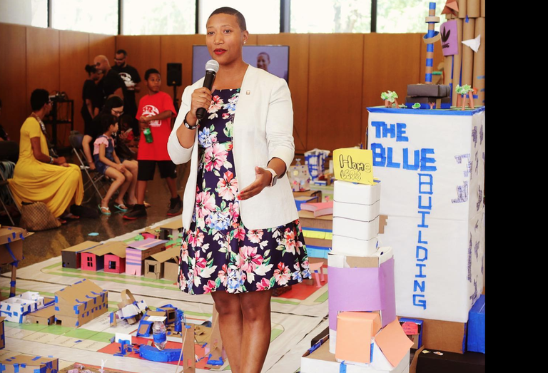 Dowdell speaking at NOMA’s 2019 Project Pipeline Camp in Chicago