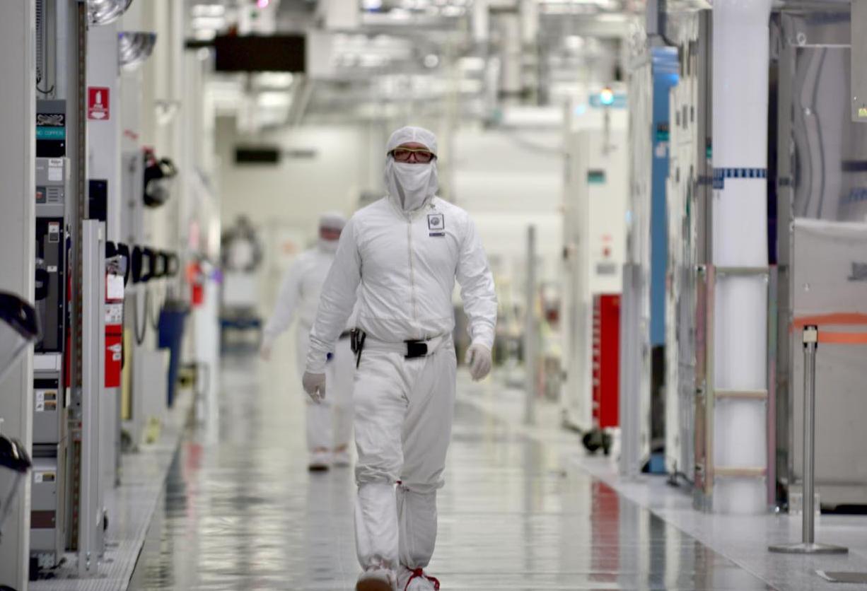 Intel To Reduce Property Holdings Just As It Finalizes $8B CHIPS Act Grant To Build Factories 