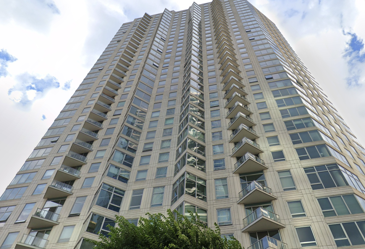West Loop Apartment Tower Sells For $151M