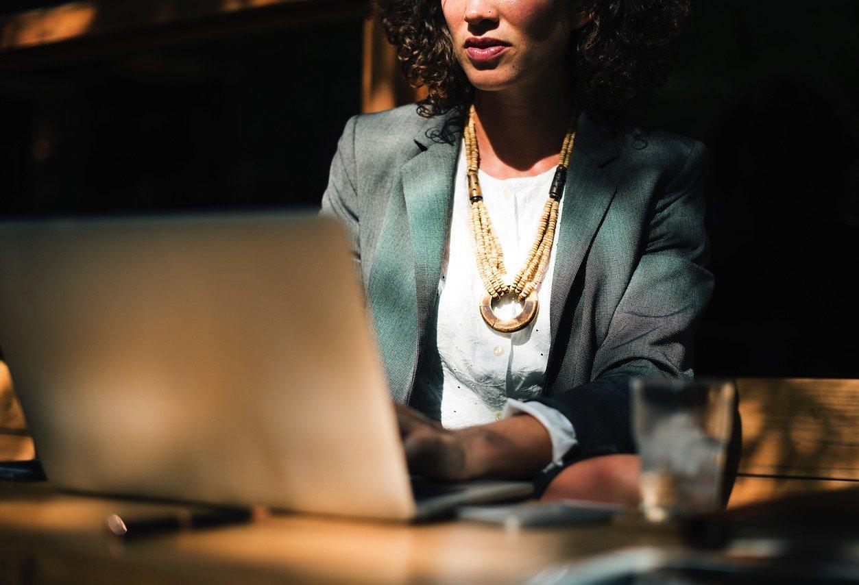 computer worker stock pixabay