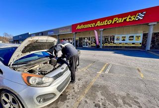 Advance Auto Parts Begins Sell-Off With 200 Leased And 24 Owned Locations