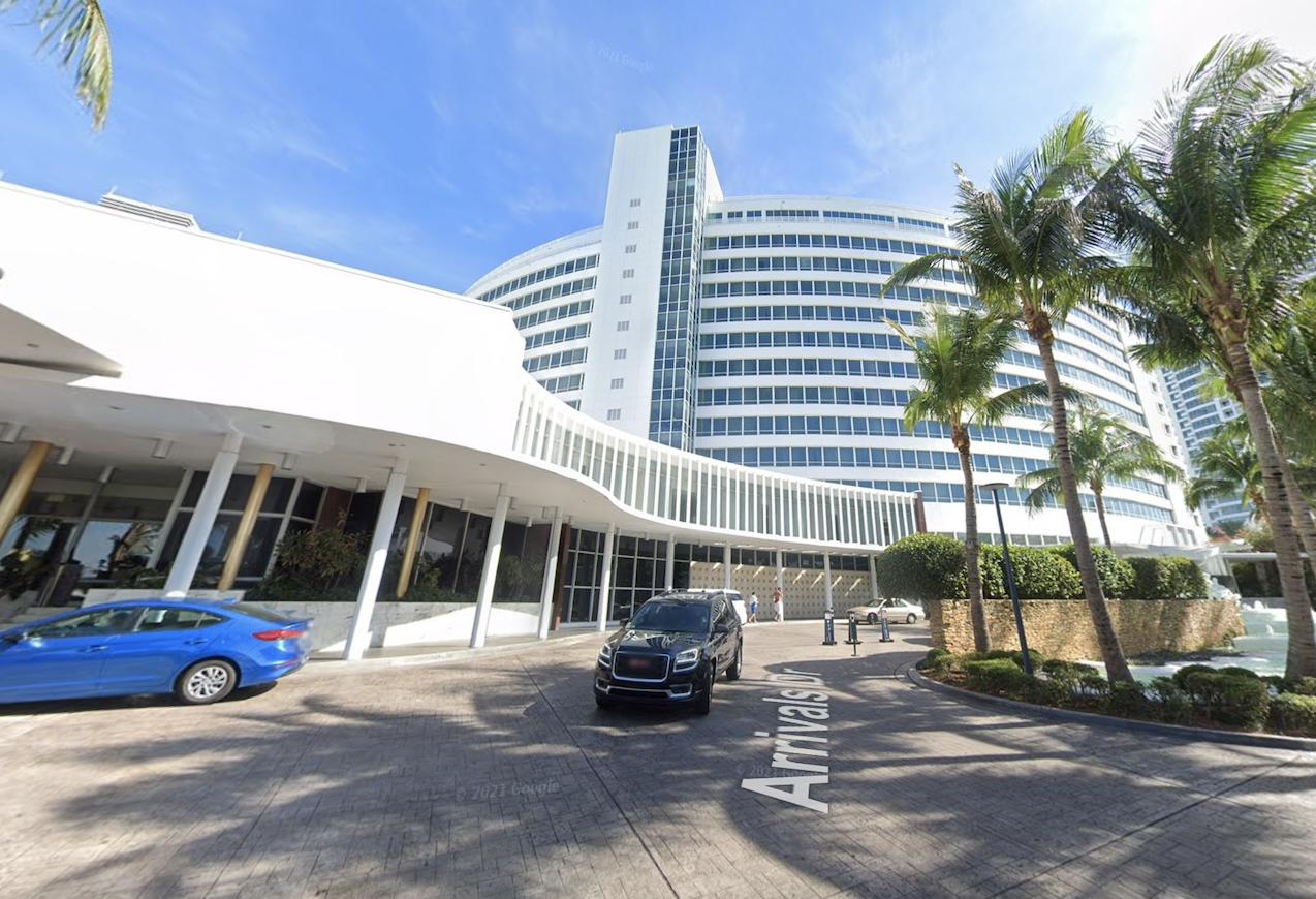 Fontainebleau Miami Beach 4441 Collins Ave Jeffrey Soffer