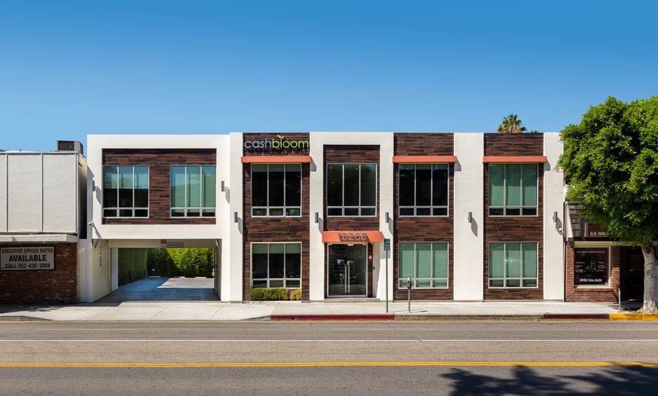 An undisclosed buyer has purchased a two-story office building in Studio City from an private seller for $4.6M. Built in 1945, the 6,100 SF building sits on a 9,400 SF lot at 13263 Ventura Blvd. The building was renovated two years ago. Colliers International’s Kevin Fenenbock and Jacob Mumper represented the seller.