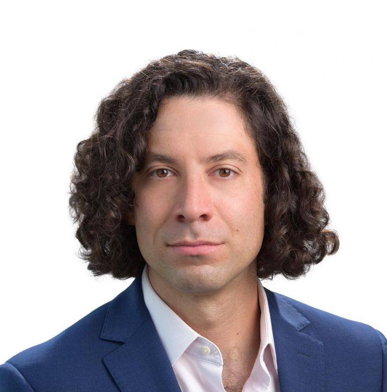 headshot of Adam Dembowitz JLL