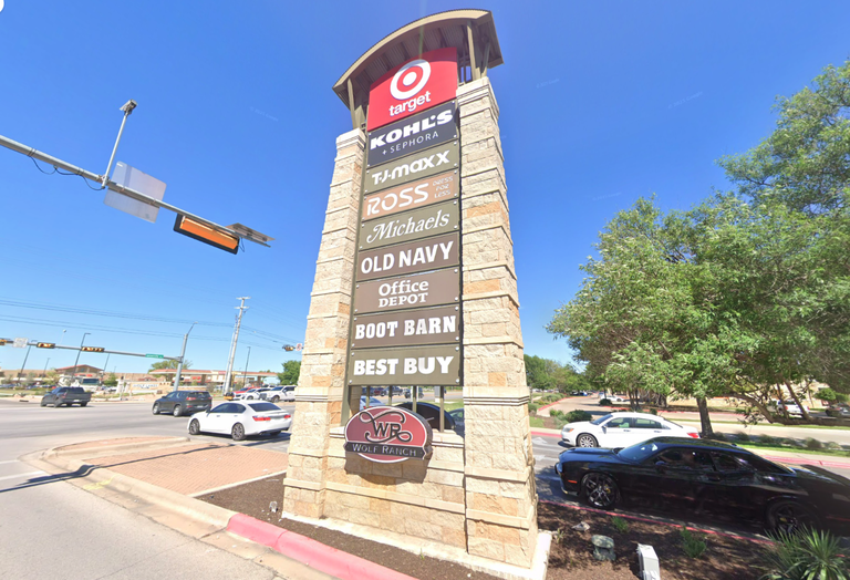 Wolf Ranch Town Center in Georgetown, Texas, one of Oxford's first U.S. retail acquisitions. 