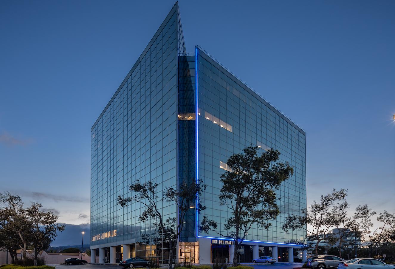 Woodstock Buys One Bay Plaza