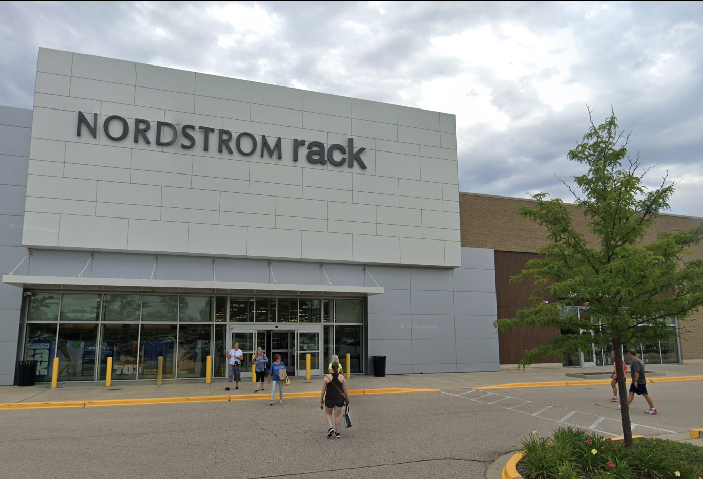 Nordstrom Rack at Kildeer Village Square store exterior