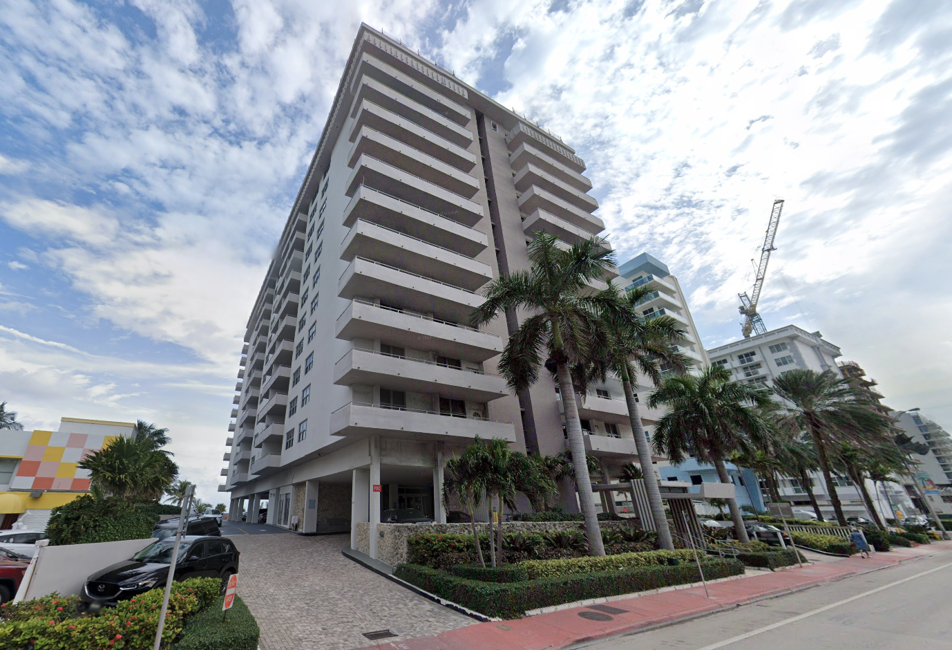 Four Winds condominium Surfside