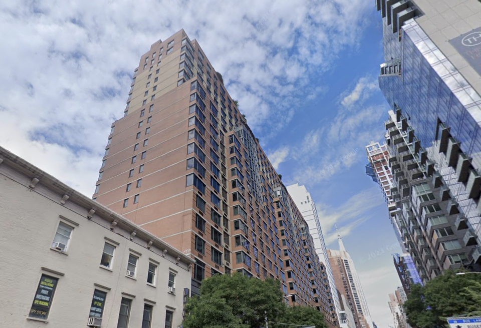 222 E. 34th St., in Kips Bay, where owner the Hakim Org. scored a $99.8M refinancing deal from Northwestern Mutual Life Insurance Co. this week.