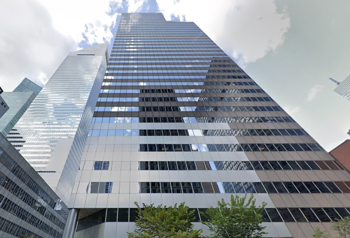 900 Third Ave., where law firm Kirkland & Ellis has signed for 131K SF.