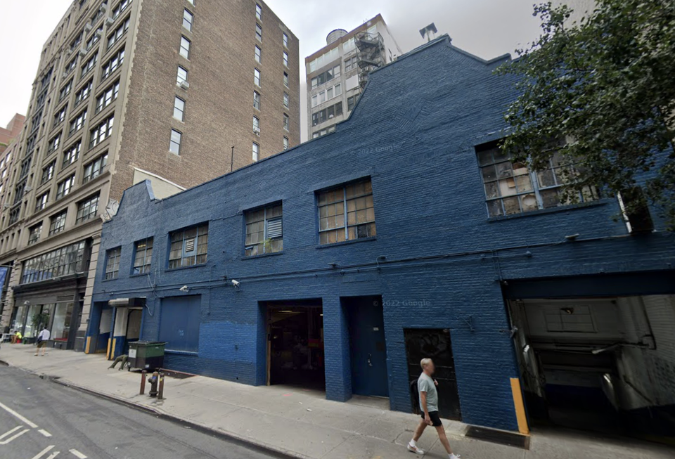 142 W. 21st St., where Grid Group scored a $66.8M refinancing deal this week.