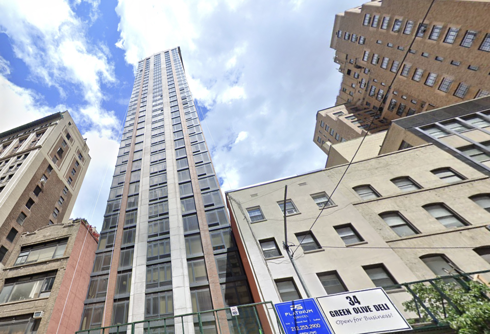 The Knox, a multifamily builiding in Murray Hill at 49 East 34th St. that changed hands for $68M this week.