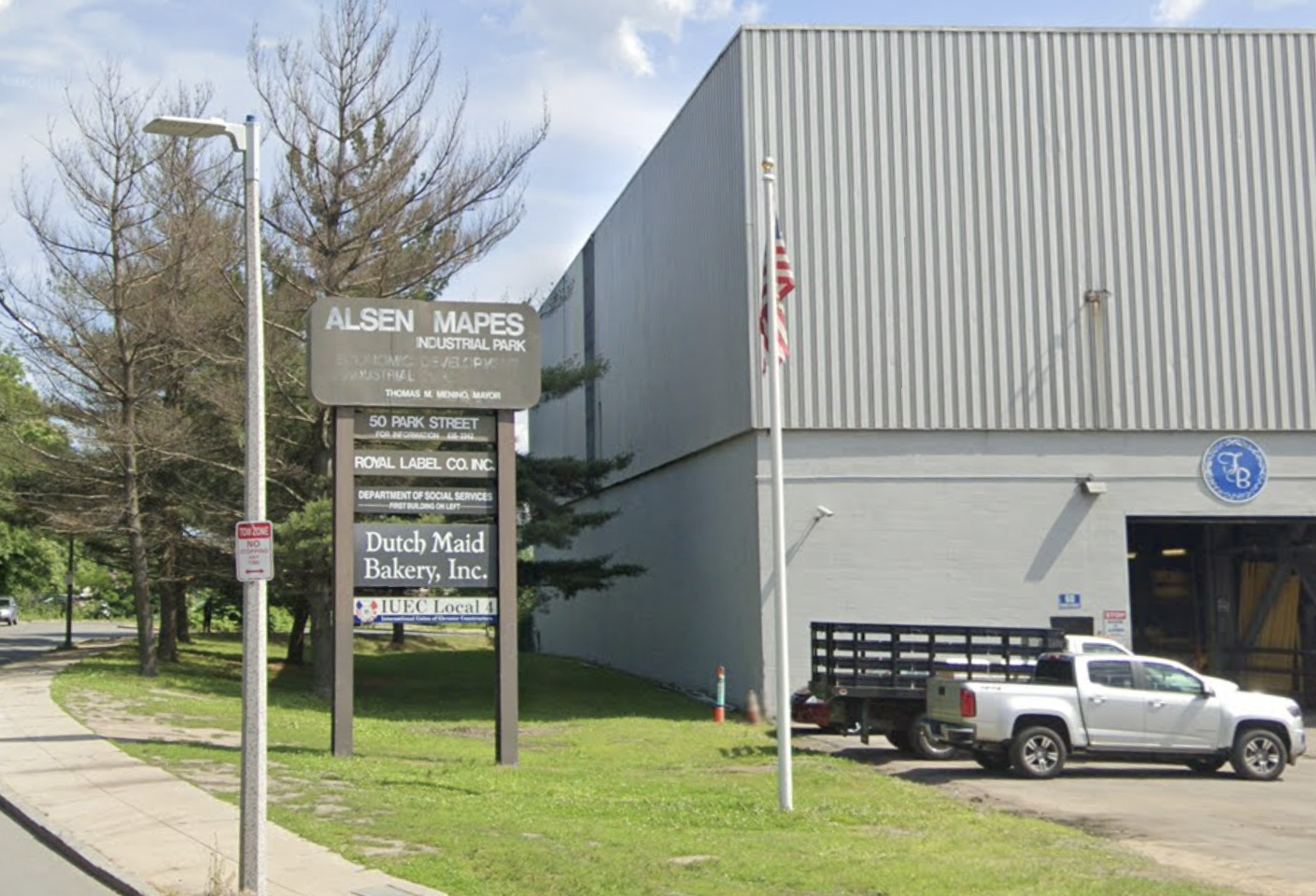 Dallas-based Spirit Realty Capital acquired the Alsen Mapes industrial park from Keystone Capital Management for $26.8M.