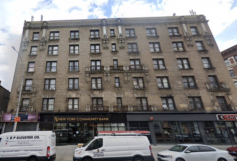 A New York Community Bank located in northern Manhattan.