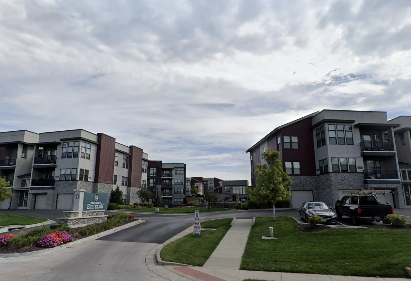 Varia US' Residences at Echelon Apartments in Missouri