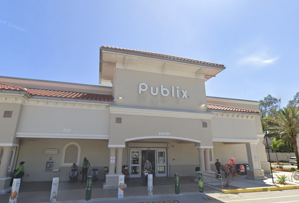 Plaza Del Mar Publix in South Florida