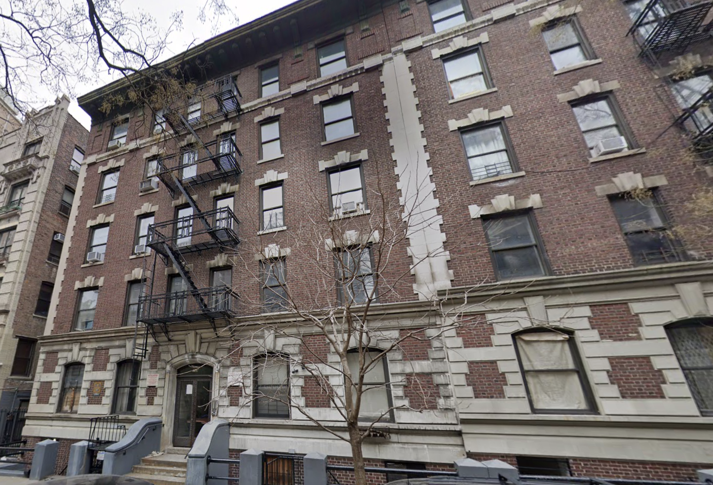 709 W 170th St., one of two properties where landlord Daniel Ohebshalom has allegedly amassed almost 700 violations.